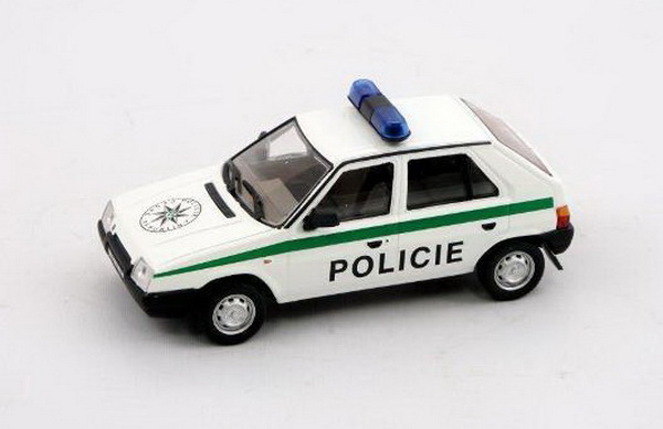 Модель 1:43 Skoda Favorit «Police» (полиция Чехии) - white/green stripe
