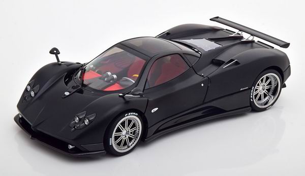 Модель 1:18 Pagani Zonda F - matt black