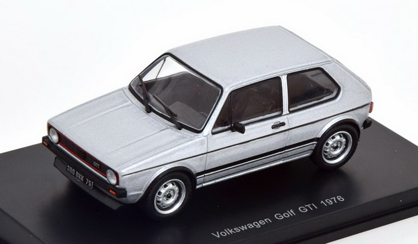 Модель 1:43 Volkswagen Golf GTi - silver