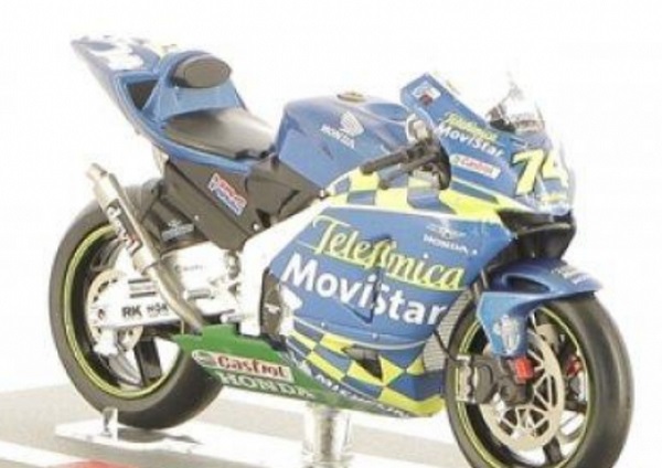 Daijiro Kato - Honda RC211V 2003 из серии Porte-Revue Moto GP m2924-067 Модель 1:18