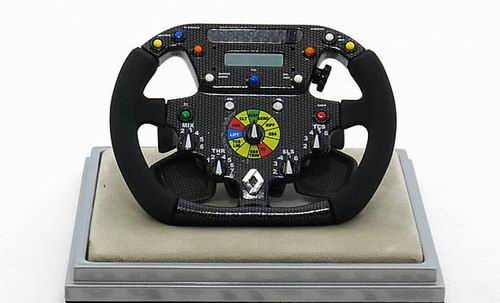 Модель 1:4 Renault R26 Lenkrad World Champion (Fernando Alonso - Giancarlo Fisichella)