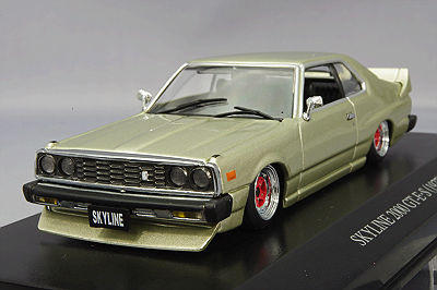 nissan skyline ht 2000 gt-e s early ver. - champagne gold DISM88180 Модель 1:43