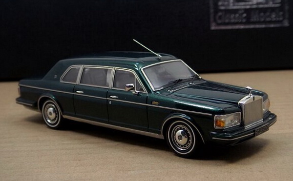 Модель 1:43 Rolls-Royce Silver Spur II Touring Limousine - Green