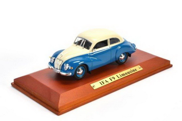ifa f9 limousine - blue/beige 7130117 Модель 1:43