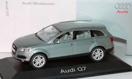 Модель 1:43 Audi Q7 - condor grey