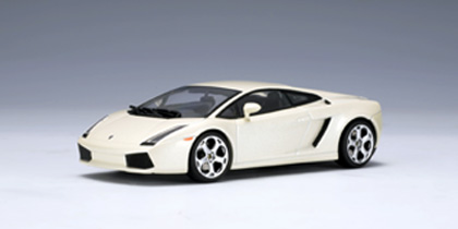 Модель 1:43 Lamborghini Gallardo - balloon white