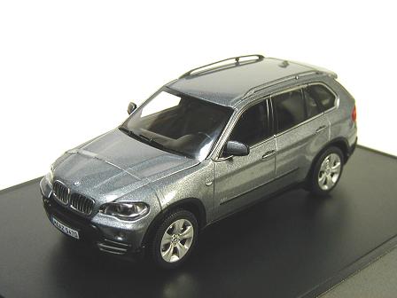 Модель 1:43 BMW X5 4.8i - grey met (dealerbox)
