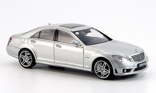 Модель 1:43 Mercedes-Benz S63 AMG - silver