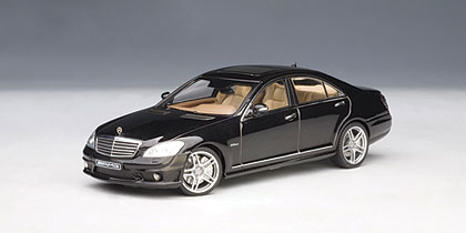 Модель 1:43 Mercedes-Benz S63 AMG - black