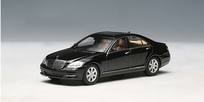 Модель 1:43 Mercedes-Benz S-class (W221) - black (Рестайлинг)