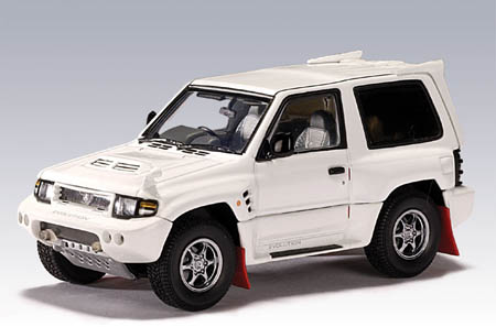 Модель 1:43 Mitsubishi Pajero Evo - white
