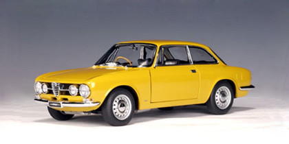 Модель 1:18 Alfa Romeo 1750 GTV (RHD) - mustard yellow