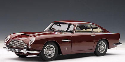 Модель 1:18 Aston Martin DB5 - dubonnet rosso