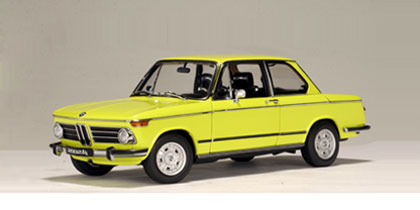 Модель 1:18 BMW 2002 tii yellow