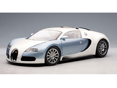 Модель 1:18 Bugatti Veyron 16.4 - pearl / blue