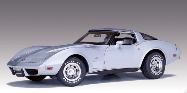 Модель 1:18 Chevrolet Corvette titanium silver 25th Anniversary [ 2004]