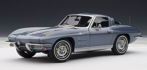 Модель 1:18 Chevrolet Corvette Coupe - silver blue