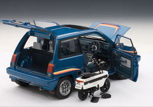 Модель 1:18 Honda City Turbo II - blue/stripes (в комплекте с белым мини-мото)