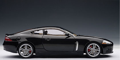Модель 1:18 Jaguar XKR Coupe- midnight black
