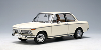 Модель 1:18 BMW 1600-2 - chamonix white
