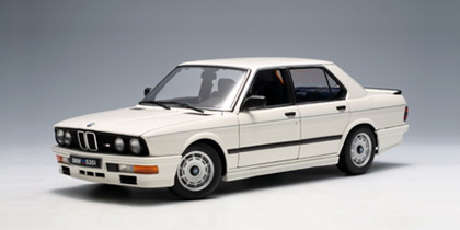Модель 1:18 BMW M535i (E28) - alpinwhite