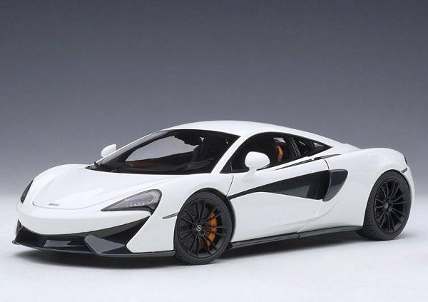 Модель 1:18 McLaren 570S (White)