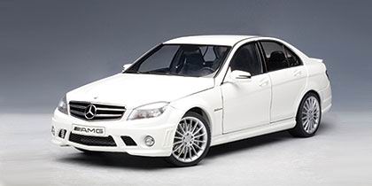Модель 1:18 Mercedes-Benz C63 AMG - white/leather seats