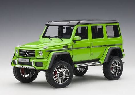 Mercedes-Benz G500 4X4² - green 76315 Модель 1:18