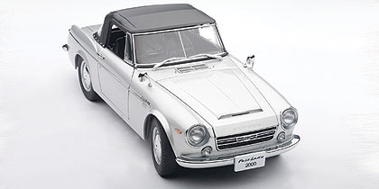 Модель 1:18 Datsun Fairlady 2000 SR311 - silver