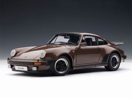 Модель 1:18 Porsche 911 3.0 turbo - brown copper met