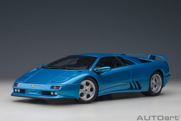 Модель 1:18 Lamborghini Diablo SE30 1993 - blue met.