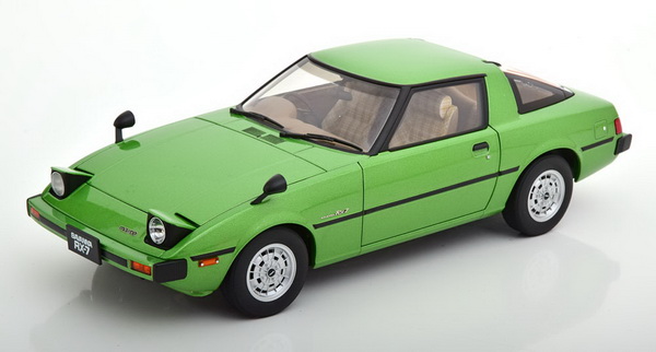 Модель 1:18 Mazda Savanna RX-7 (SA) - mach green