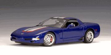 Модель 1:18 Chevrolet Corvette Z06 COMMEMORATIVE EDITION (METALLIC BLUE W/stripe)