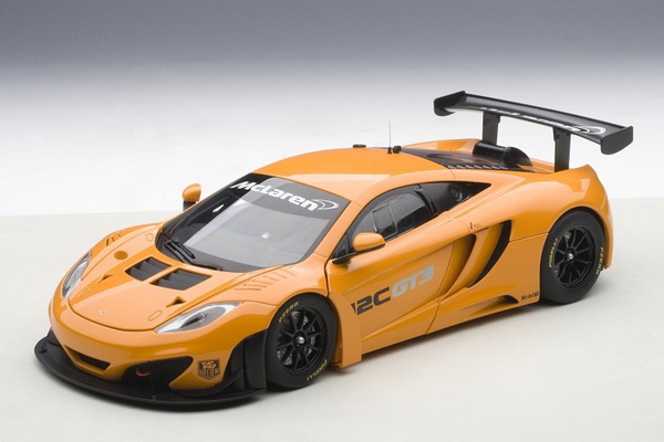 Модель 1:18 McLaren MP4-12C GT3 Presentation Car 2011 (met. orange)