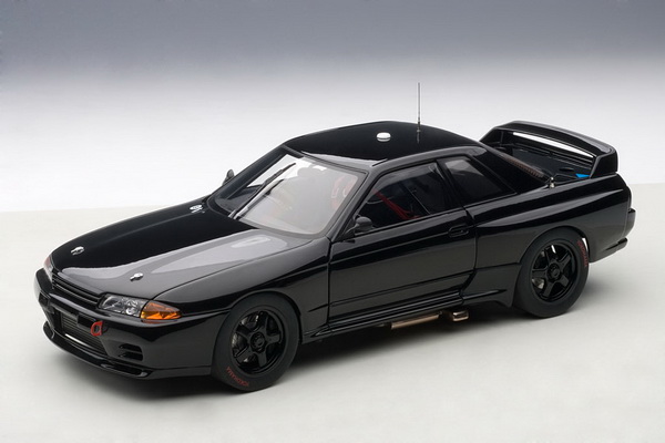 Модель 1:18 Nissan Skyline GT R (R32) Plain body Version 1992 Black