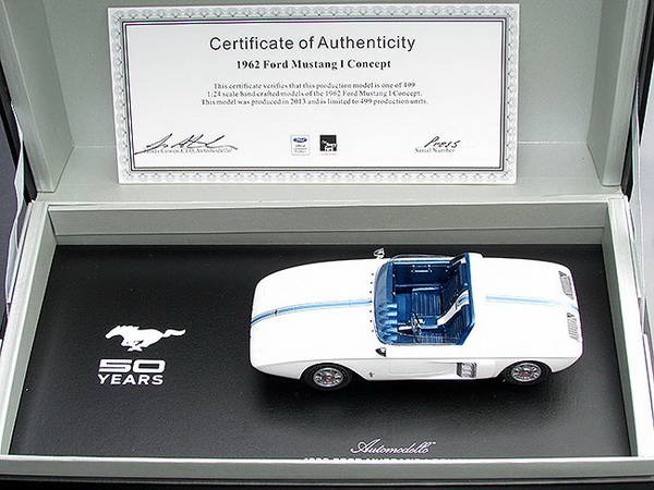 ford mustang i concept - white AM24-FOR-M1C Модель 1:24