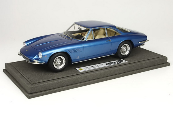 Модель 1:18 Ferrari 500 Superfast - blue met