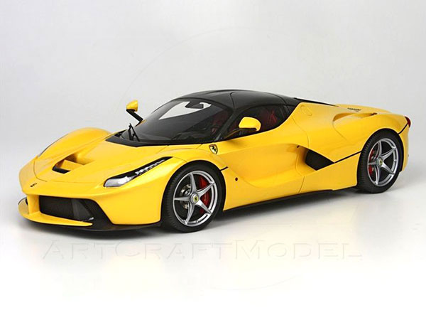 Модель 1:43 Ferrari LaFerrari - yellow/black roof