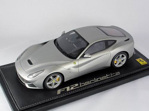 Модель 1:18 Ferrari F12 Berlinetta - Matt silver (L.E.80pcs).
