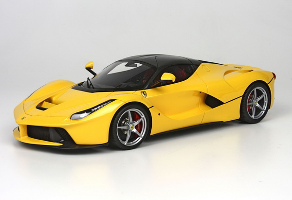 Модель 1:18 Ferrari LaFerrari - gloss yellow/carbon
