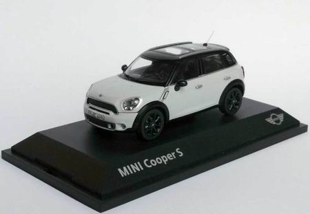 Модель 1:43 Mini Countryman Cooper S (R60) - light white