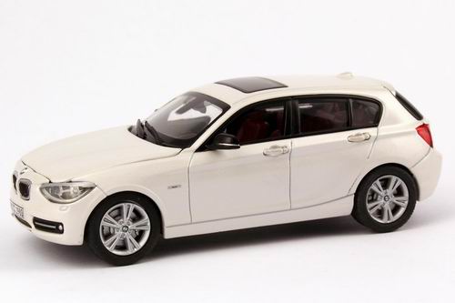 Модель 1:43 BMW 1er 125i Sport (F20) (5-door) - Mineral White (с открывающимися капотом и пятой дверью)