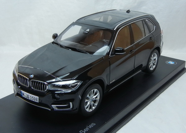 Модель 1:18 BMW X5 (F15) - black