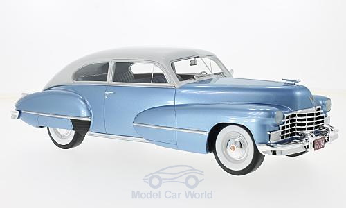 Модель 1:18 Cadillac Series 62 Club Coupe - light blue met/gray
