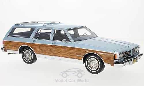 Модель 1:18 Oldsmobile Custom Cruiser - metallic blue 1985