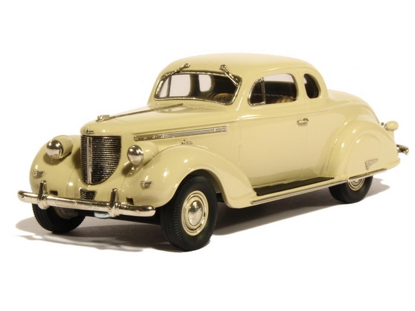 Модель 1:43 Chrysler Imperial Eight C-19 Coupe - beige