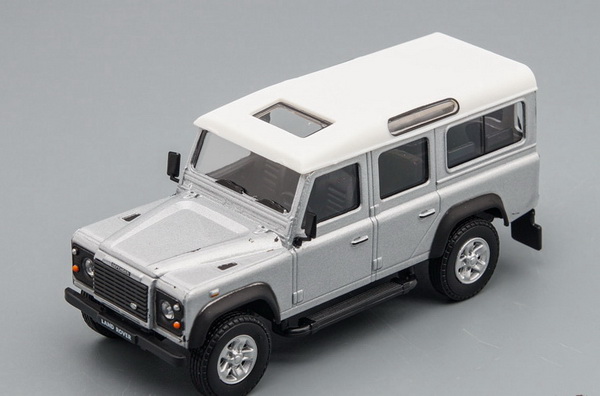Land Rover Defender Generation 1 - silver/white