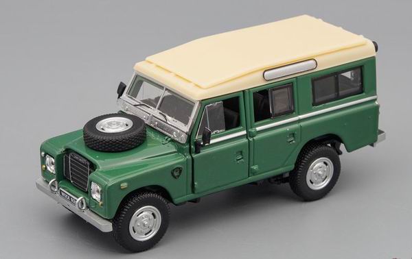 Land Rover 109 - green/cream
