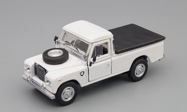 Модель 1:43 Land Rover 109 Pickup - white