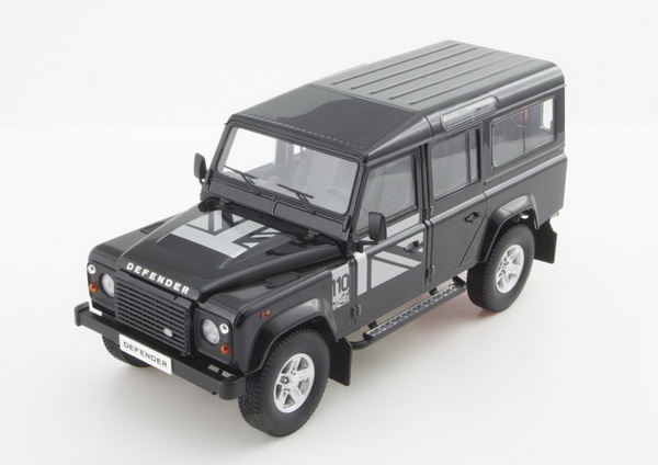 Модель 1:18 Land Rover Defender 110 - black